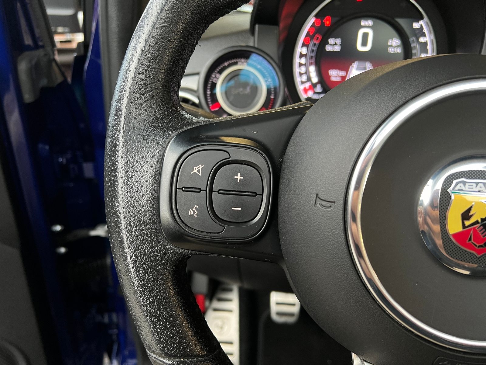 Fahrzeugabbildung Abarth 595C Pista Navi CARPLAY PDC