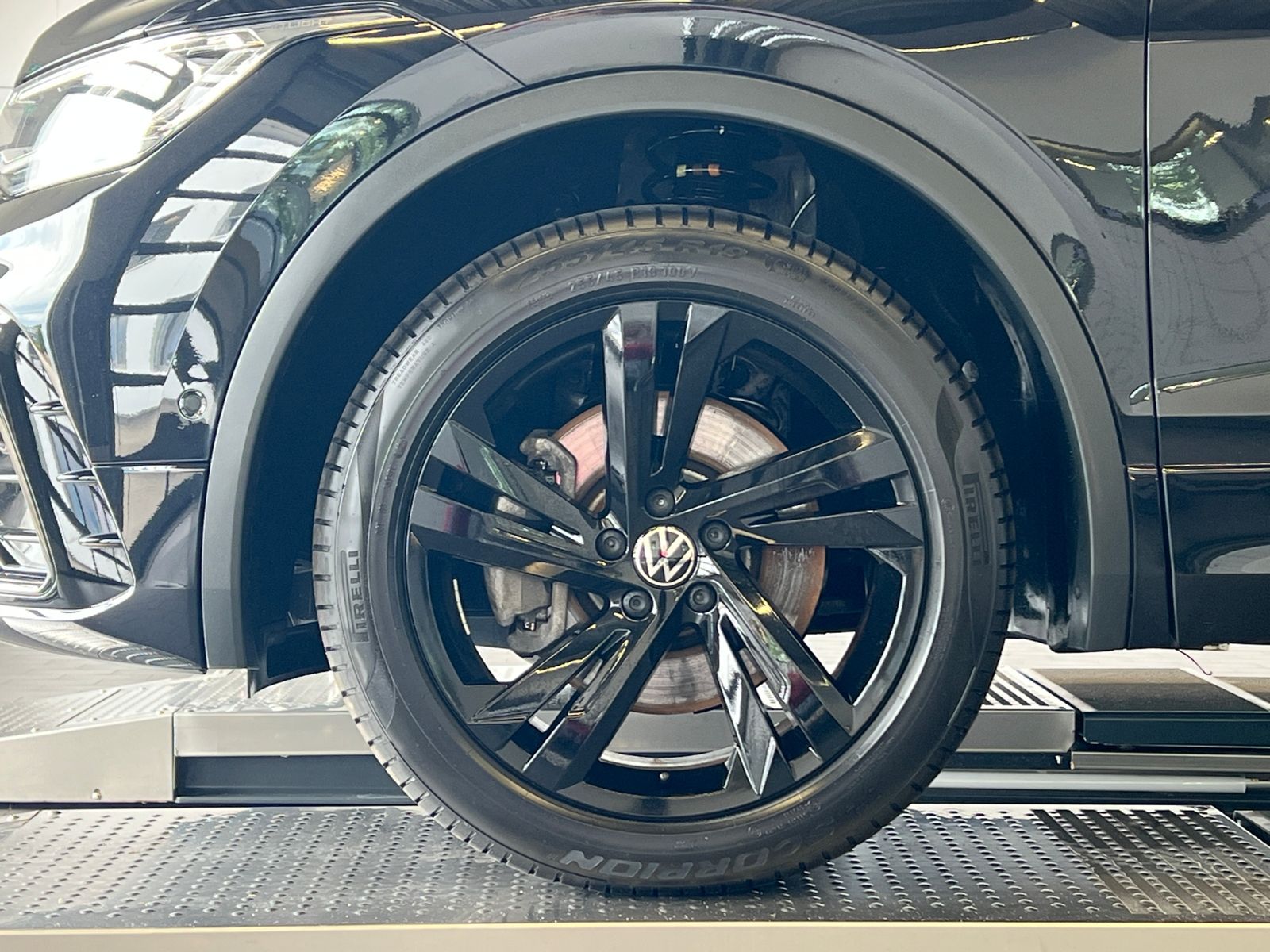 Fahrzeugabbildung Volkswagen Tiguan Allspace R-Line 2.0 TDI DSG 4Motion *AHK,