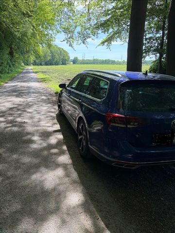 VW Passat 2.0 TDI SCR DSG R-Line R-Line