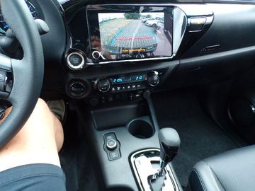 Toyota Hilux - 11