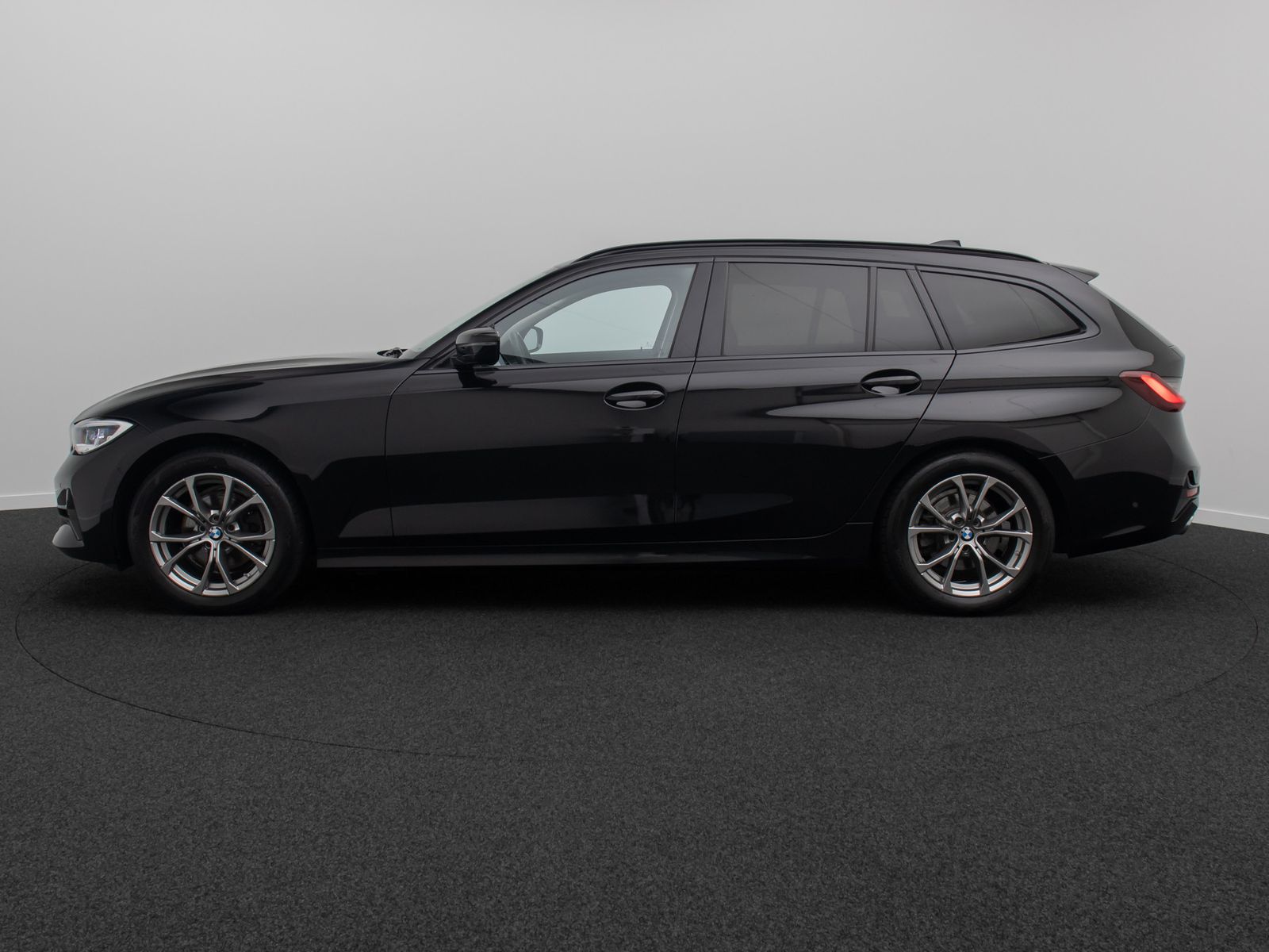 Fahrzeugabbildung BMW 320i Sport Line Laser DAB Kamera HiFi ACC Alarm