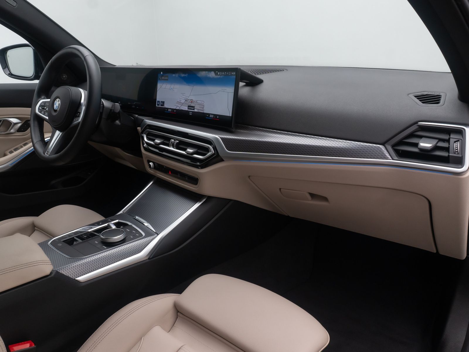 Fahrzeugabbildung BMW 330i MSport DAB Memory Kamera H/K Komfort 19Zoll