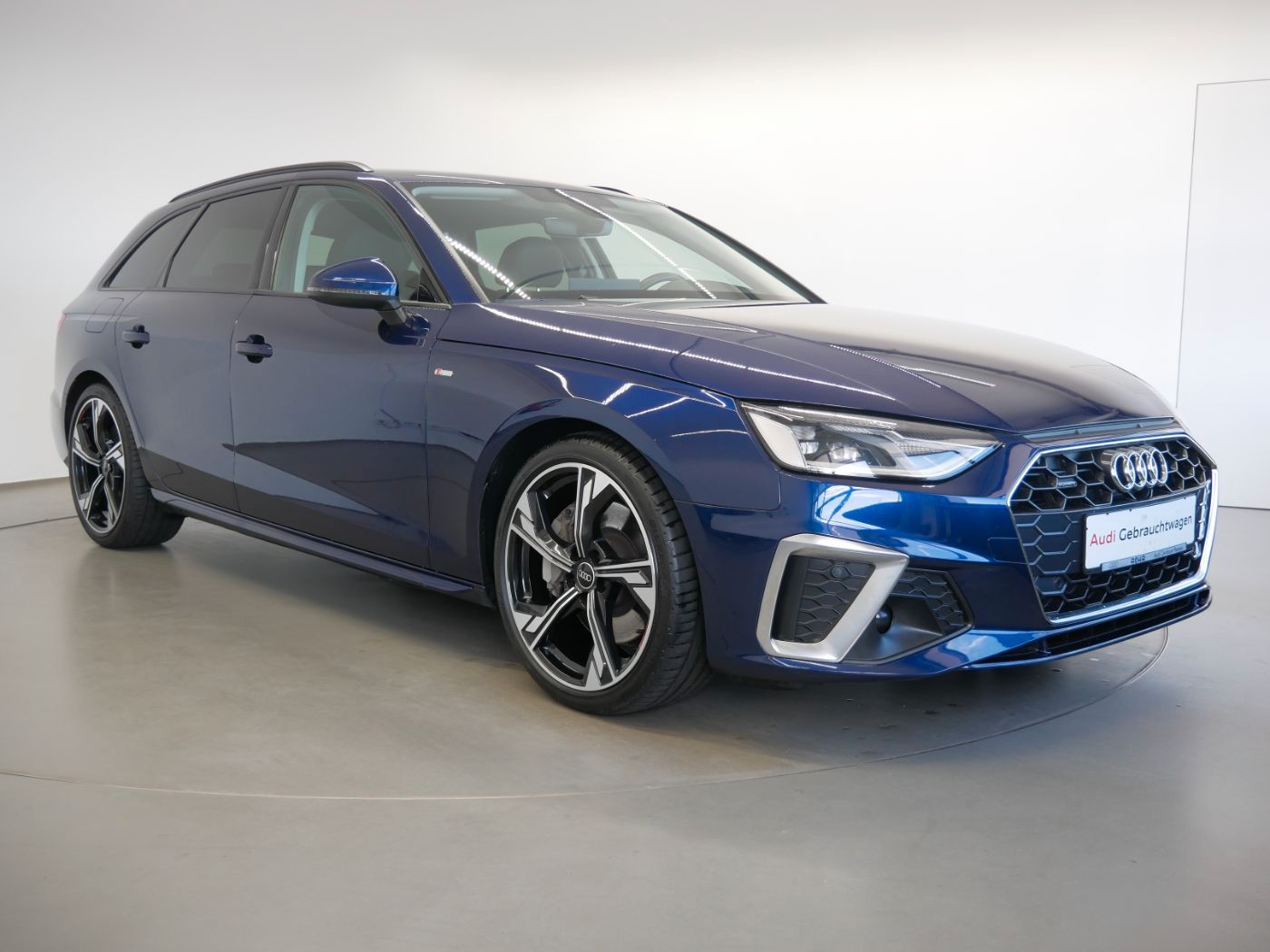 Audi A4 Avant 45 TFSI quattro S tro. S line LED AHK N imagem 3