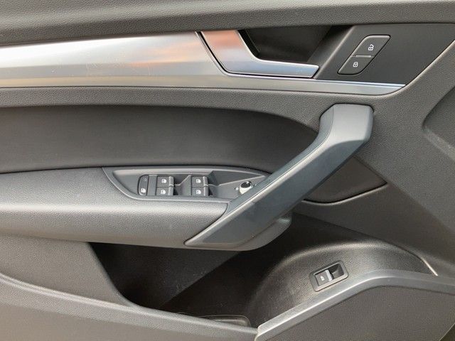 Fahrzeugabbildung Audi Q5 40 TDI Q sport XENON ACC 19" AHK NAVI RFK SHZ