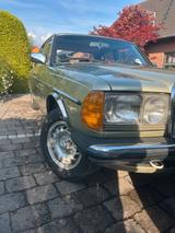 Mercedes-Benz Mercedes Benz 230 E  W123 mit H Kennzeichen - Mercedes-Benz 230: 230e W123