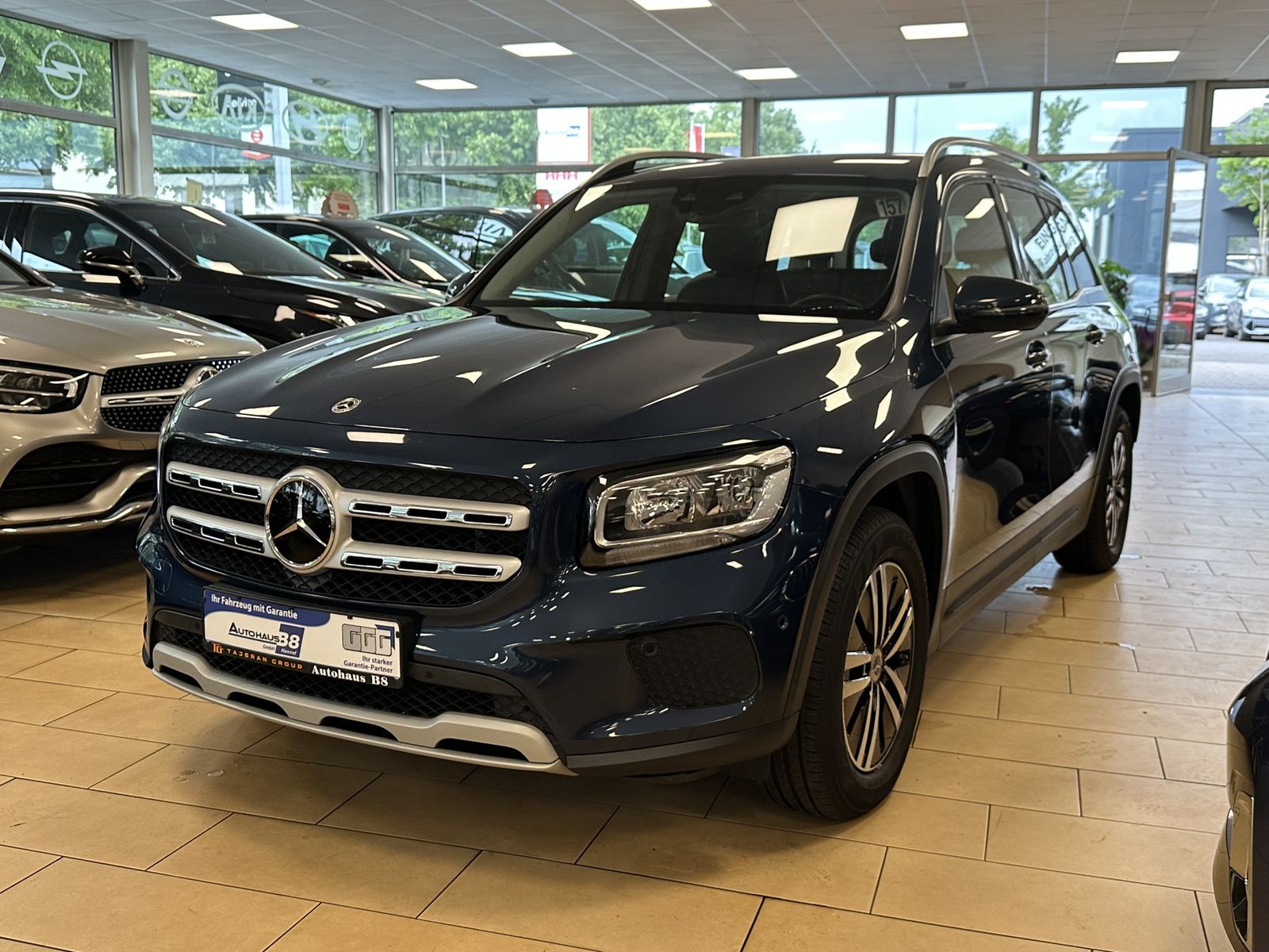 MERCEDES-BENZ GLB 200 4Matic*ACC*AHK*Cam*1Hand*Tempo*Teilleder