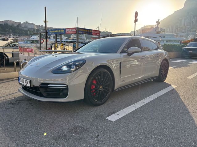 Porsche Panamera GTS Sport Turismo GTS