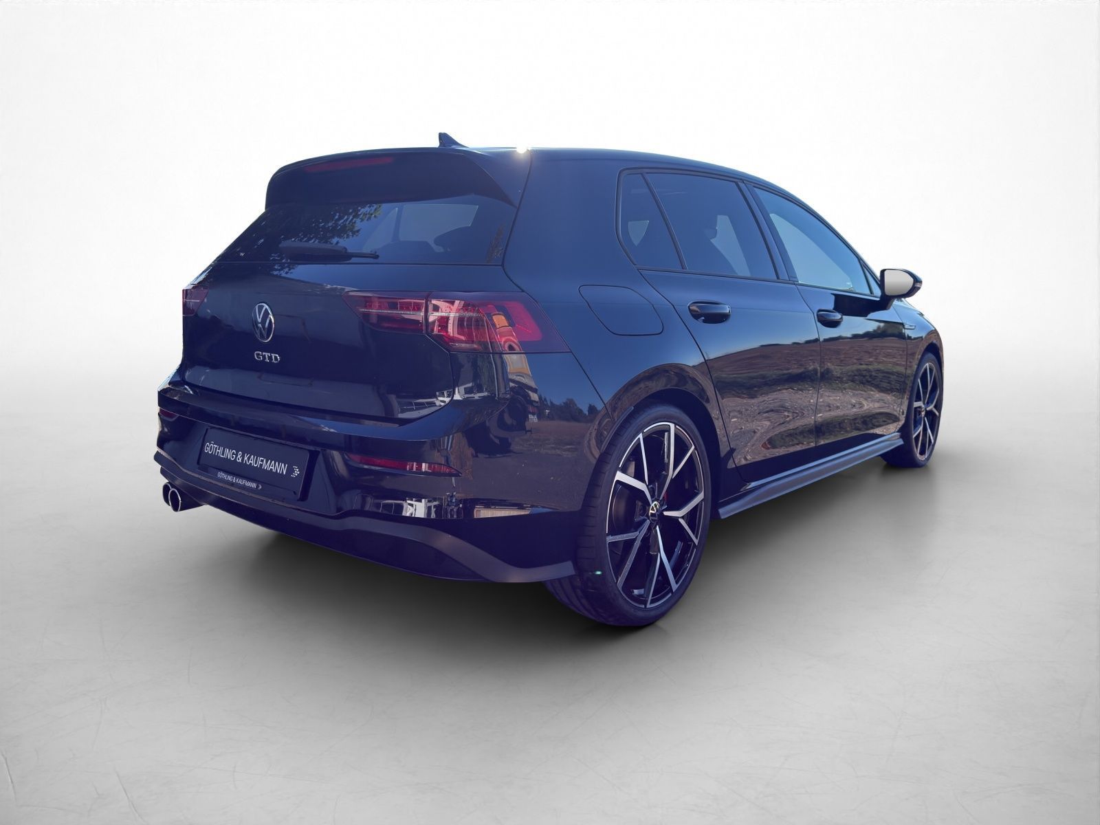 Volkswagen Golf GTD 2.0 DSG NAVI BLACKSTYLE AHK PANO LEDER foto 2