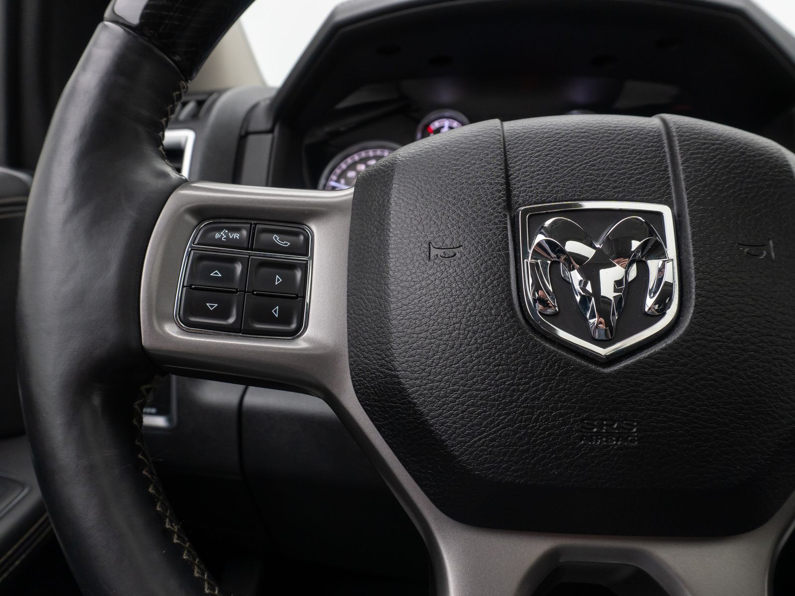 Fahrzeugabbildung Dodge RAM 1500 LIMITED Kamera Navi Belüftung Leder 20"