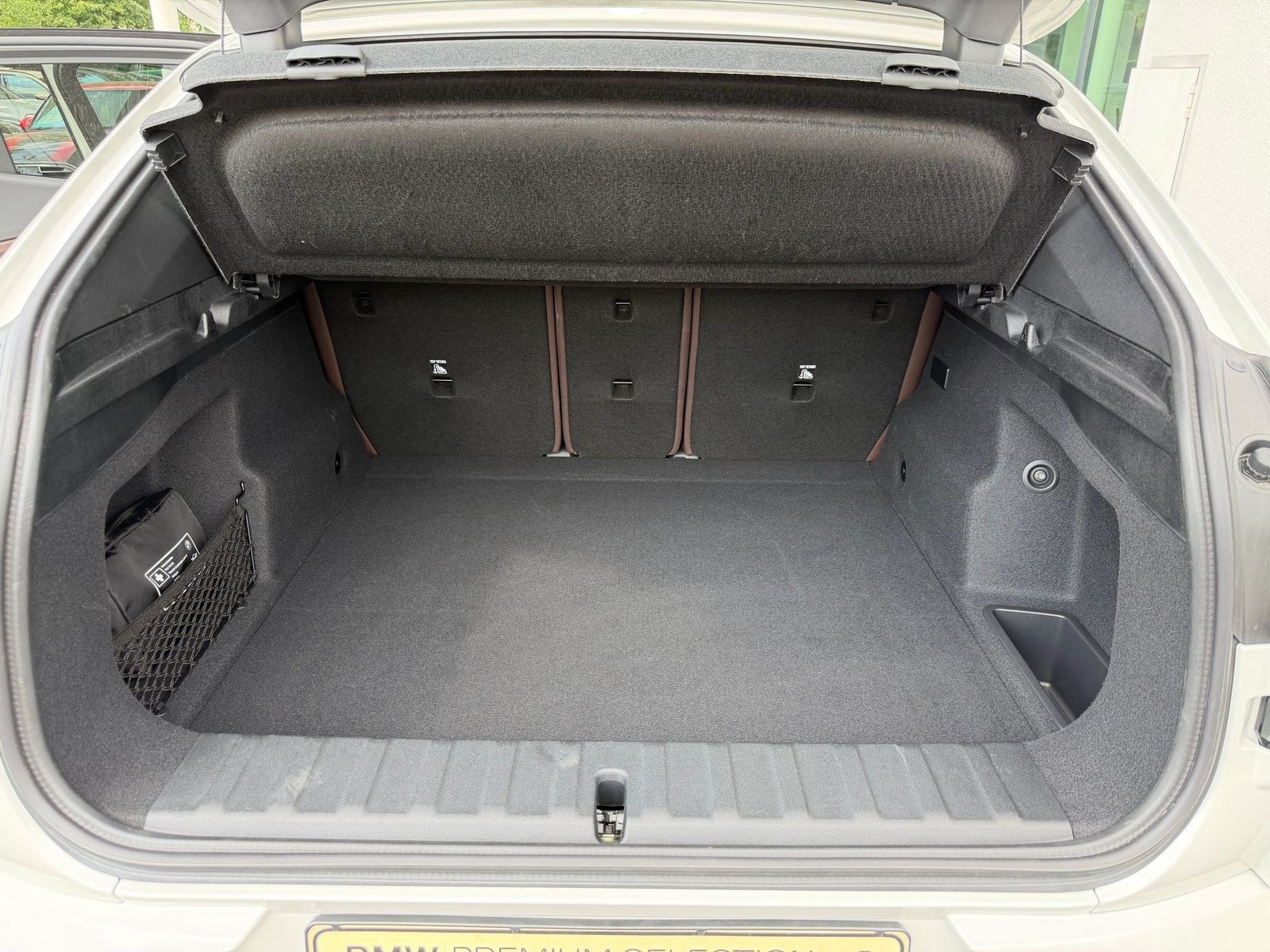 BMW iX2 - Bild 13
