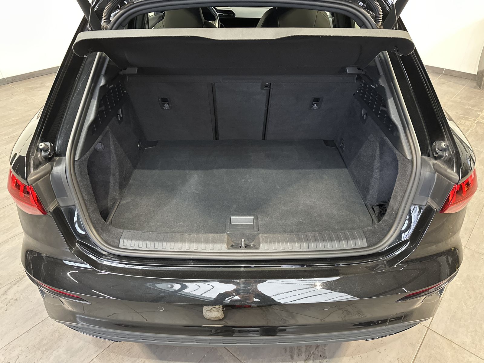 Fahrzeugabbildung Audi A3 SpB 40 TFSI e S-Line Black NAV+LED+B&O+KAMERA