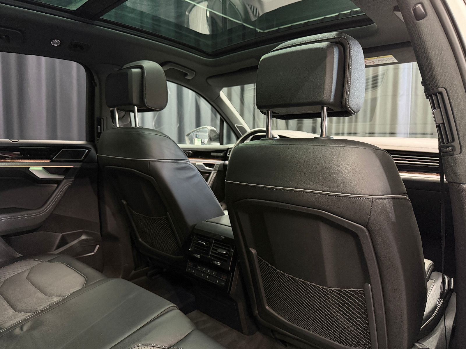 Fahrzeugabbildung Volkswagen Touareg R-Line 4Motion|PANO|NIGHT|LAST EDITION|