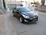 Hyundai i40 LIMOUSINE STYLE KAMERA - Hyundai i40 mit Benzin-Antrieb: Limousine