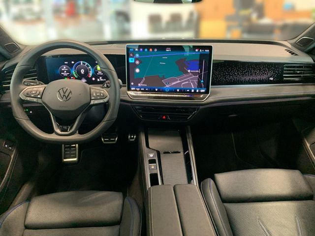 Passat Variant 1.5 eTSI DSG R-LINE IQ.LIGHT+AHK+