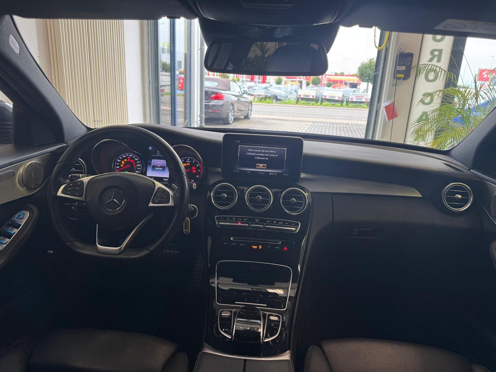 Fahrzeugabbildung Mercedes-Benz C 300 T-Modell/AMG LINE/PANORAMA/NAVI/BURMESTER