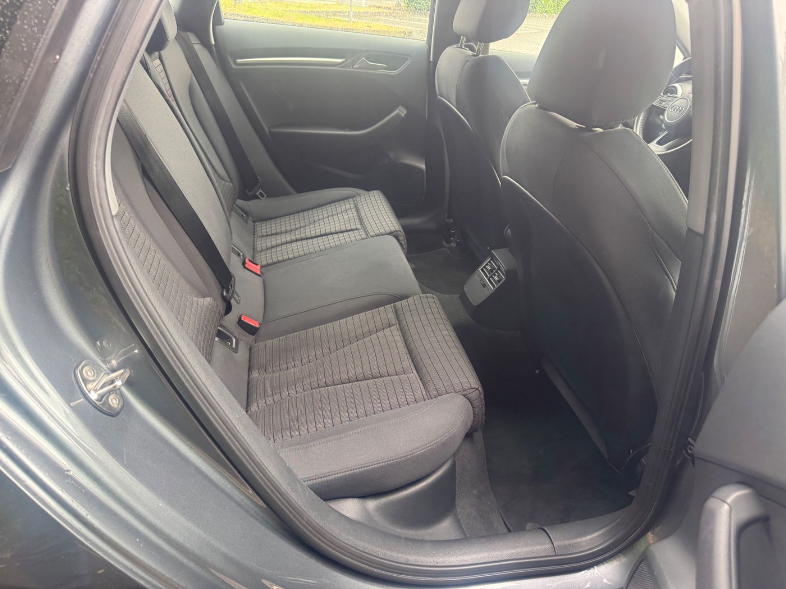 Fahrzeugabbildung Audi A3 Sportback 30 TDI sport Xenon+Navi+Bluetooth