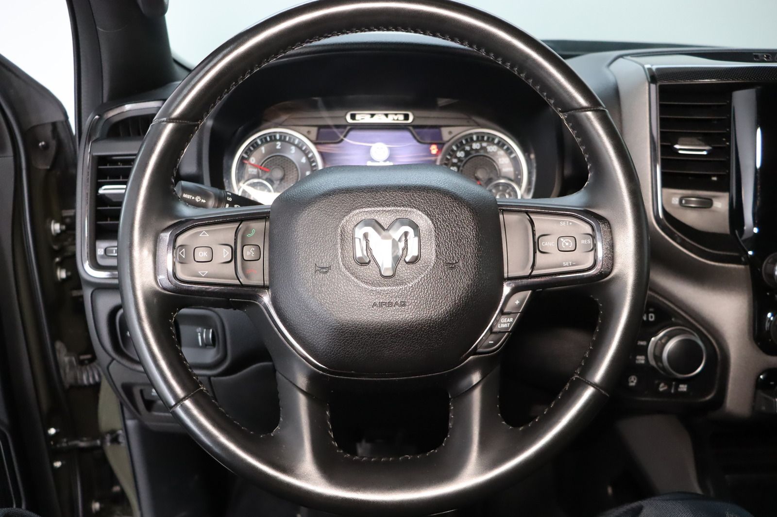 Fahrzeugabbildung Dodge Ram 1500 5.7 V8 Crew Cab Big Horn * Built to Ser