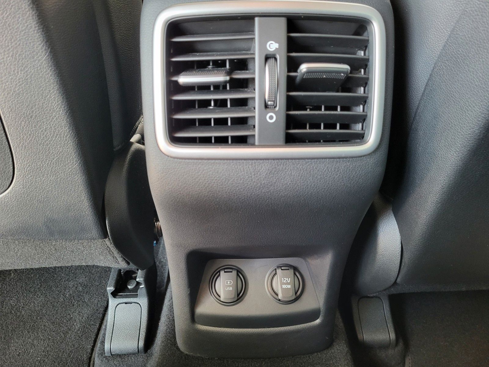 Fahrzeugabbildung Kia Sportage Spirit 2WD Sitzheizung vorn und hinten