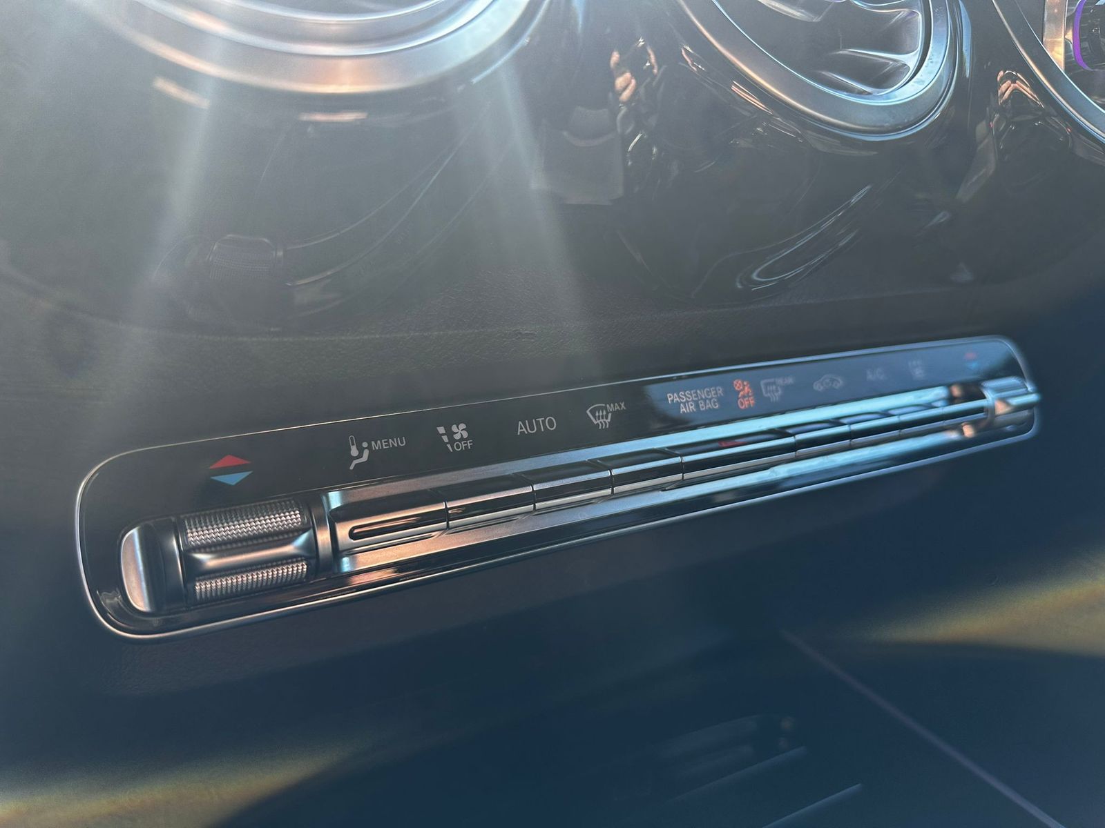 Fahrzeugabbildung Mercedes-Benz EQB 250 PROGRESS NAVI+LED+SITZHZ+KAMERA+TEMP+DAB