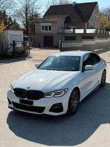 BMW 330d M Sport // Head-up // Harman Kardon / Laser