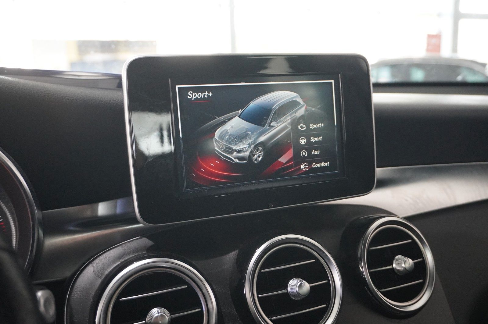 Fahrzeugabbildung Mercedes-Benz GLC 220D EXCLUSIVE 4MATIC NAVI/LED/KAMERA/SH/AHK