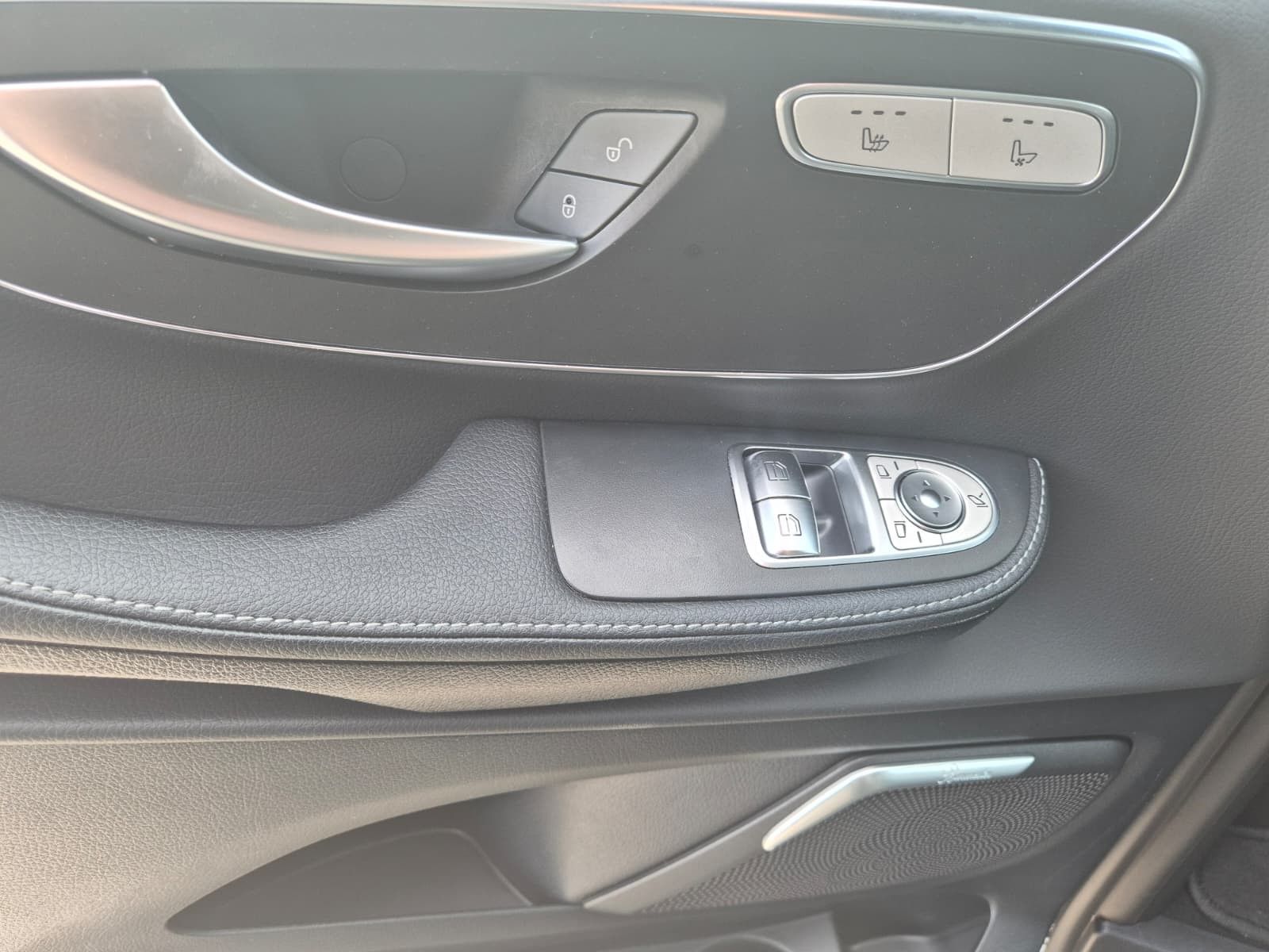 Fahrzeugabbildung Mercedes-Benz V 250 d AVANTGARDE extralang LEDER*LED*BUR*DISTR