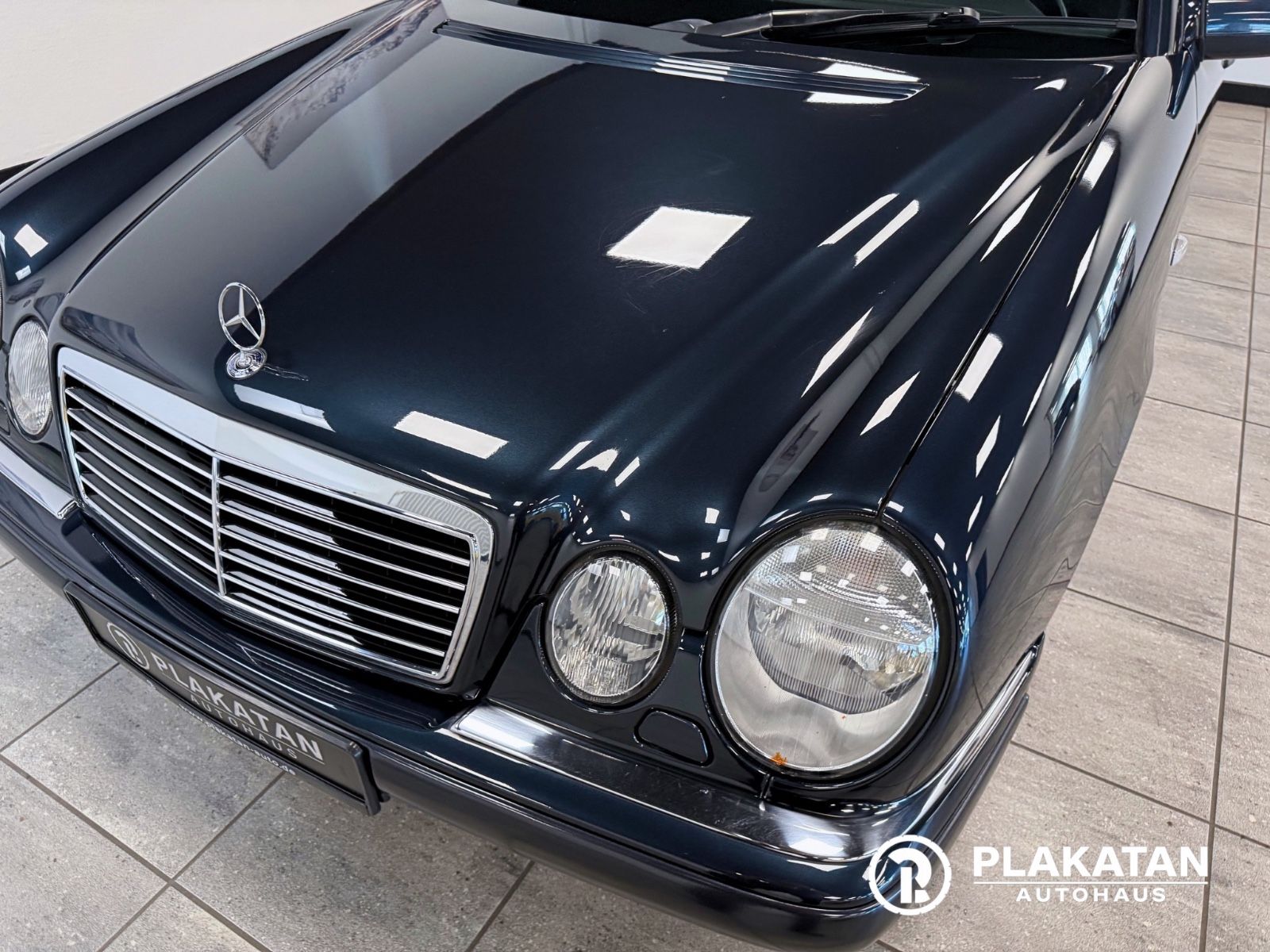 Fahrzeugabbildung Mercedes-Benz E 240 Xenon Automatik Klima V6 MB-Service