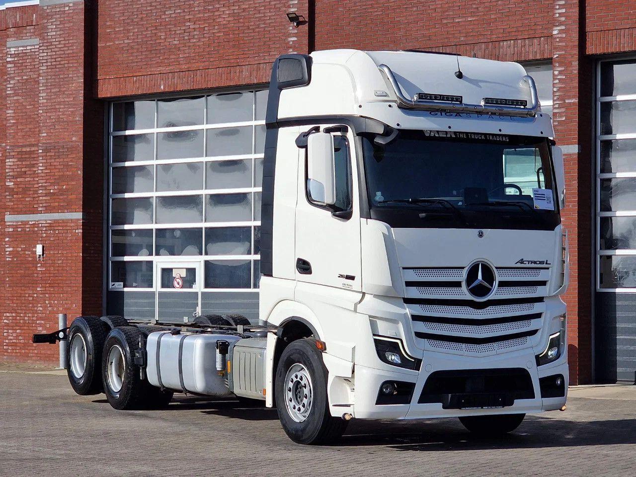 Mercedes-Benz Actros 2663 Gigaspace 6x2 - Retarder - 4.90 WB -