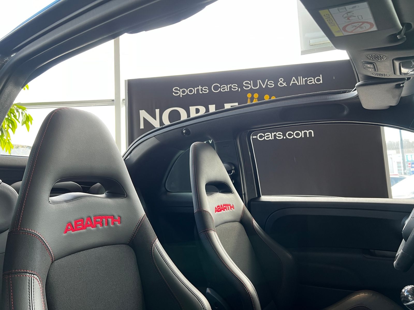 Fahrzeugabbildung Abarth 595C esseesse AKRAPOVIC XENON NAVI ALU