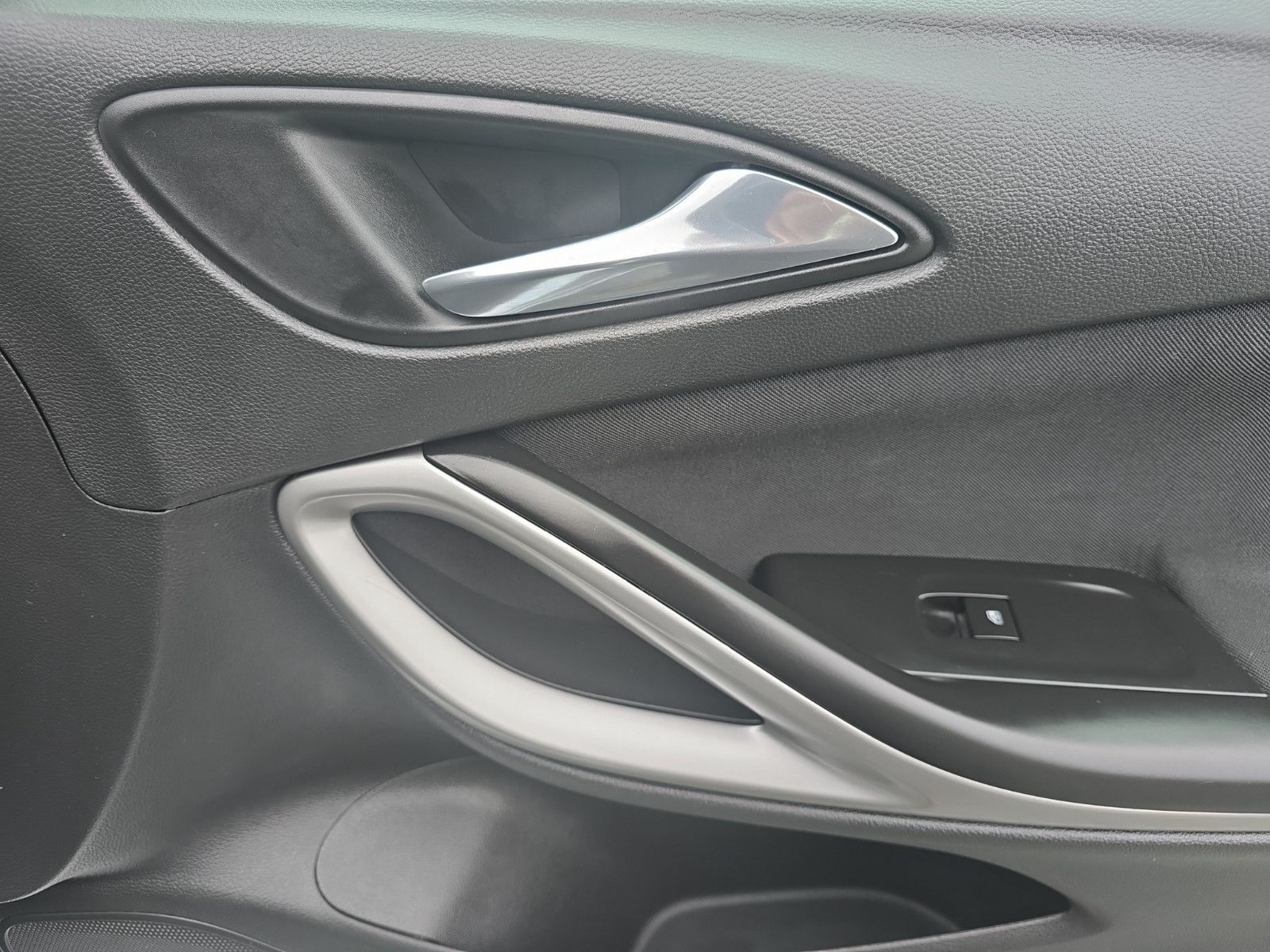 Fahrzeugabbildung Opel Astra K Sports Tourer Business/Lenkradheizung/