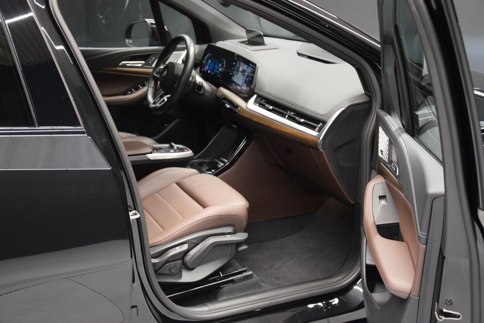 Fahrzeugabbildung BMW 218 i M Sport Leder Navi Pano. LED AHK DAB
