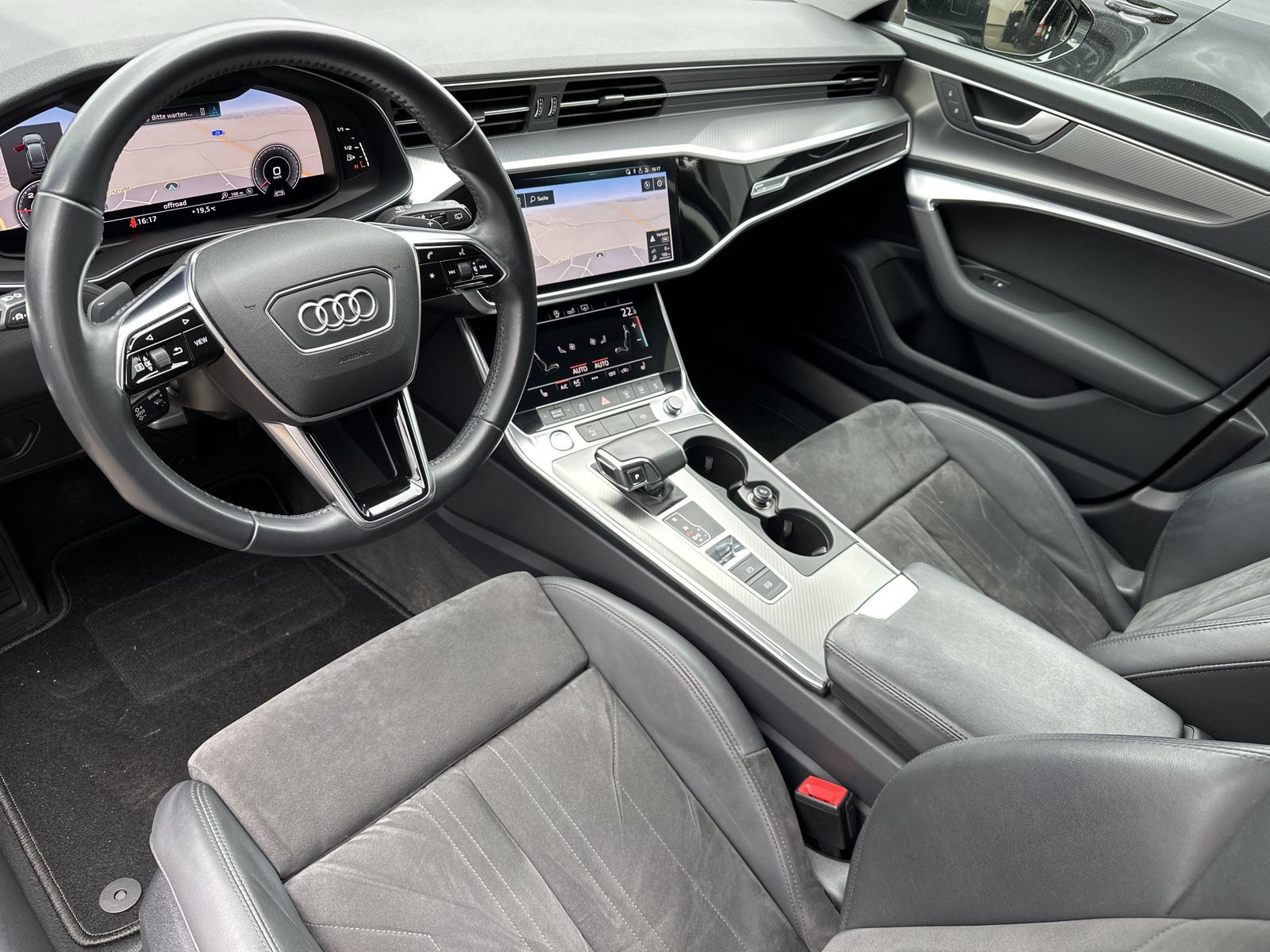 Fahrzeugabbildung Audi A6 Avant 35 TDI Sport NAV+LED+ACC+360°+VCOCK+SHZ