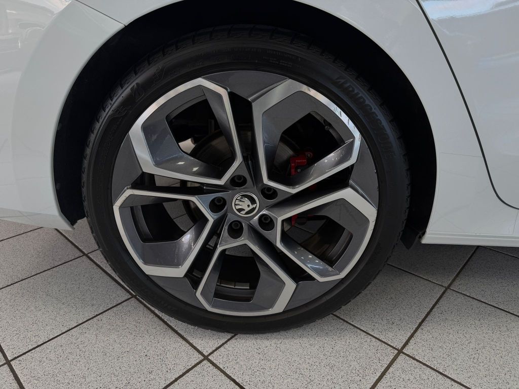 Skoda Octavia 2.0 TDI RS Plus 4x4*H-Up*Standhzg*Kamera