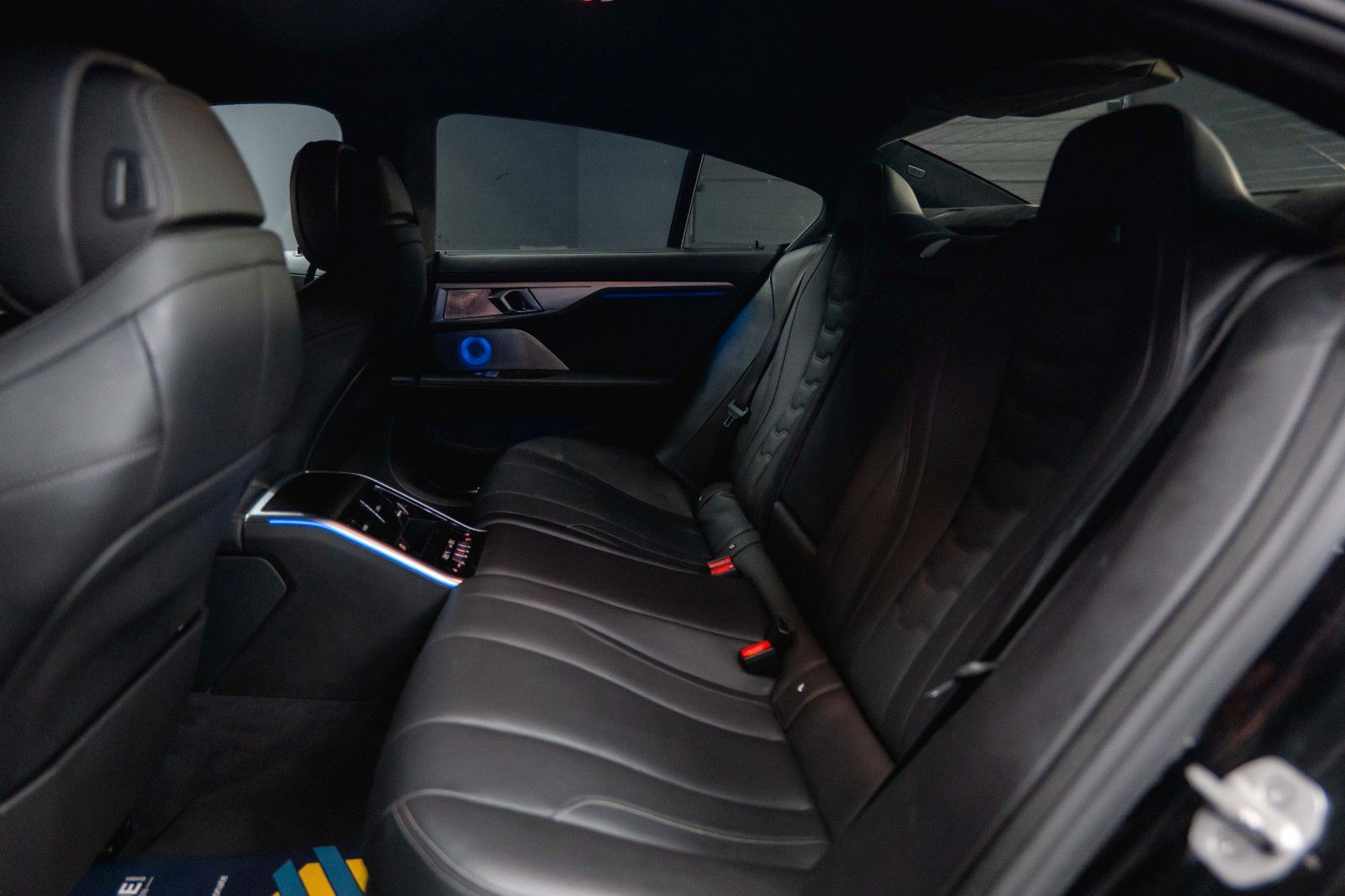 Fahrzeugabbildung BMW M850i xDrive M-Performance *Laser*B&W*ACC*360°*