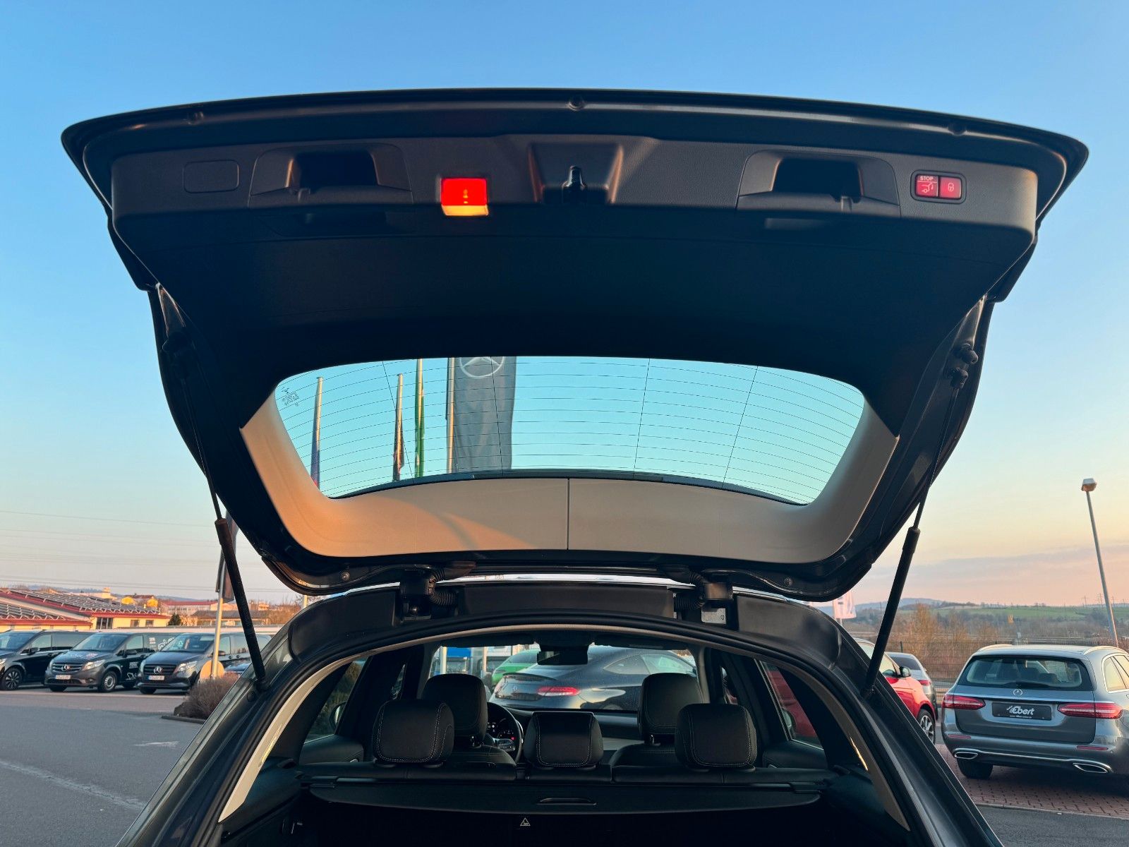 Fahrzeugabbildung Mercedes-Benz GLC 300 4M AMG Distr+360°+Memory+Ambiente+Carpla