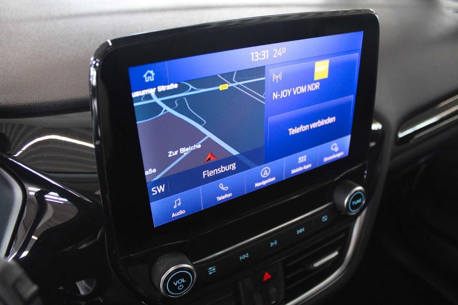 Fahrzeugabbildung Ford Fiesta 1,5 TDCi Cool & Connect 5-trg NAVI LED