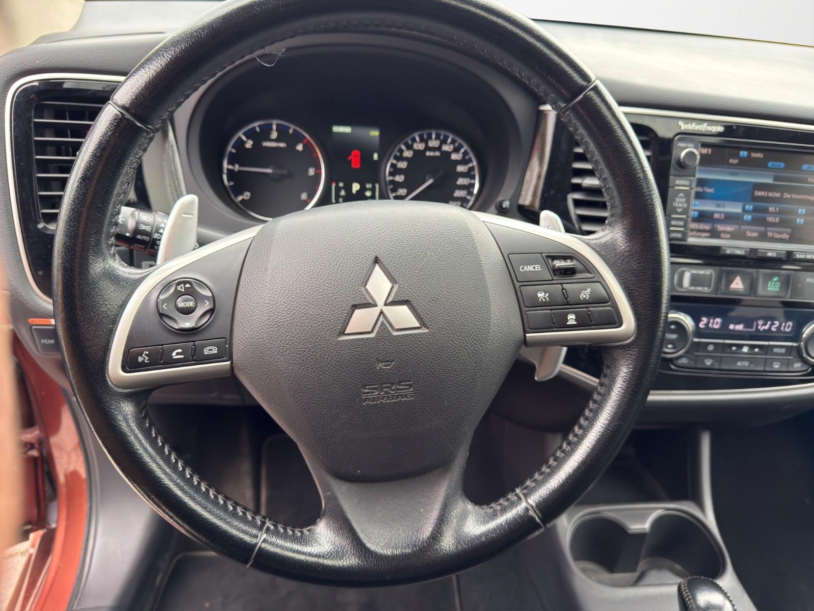 Mitsubishi Outlander 2.2 DI-D 150 ch • BVA • 4WD • 7 places • Cuir • Caméra