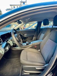 Mercedes CLA 180 Shooting Brake - 11
