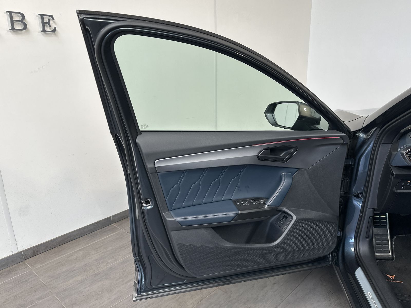 Fahrzeugabbildung CUPRA Formentor VZ 4Drive NAV+MATRIX+ACC+BEATS+19ZO
