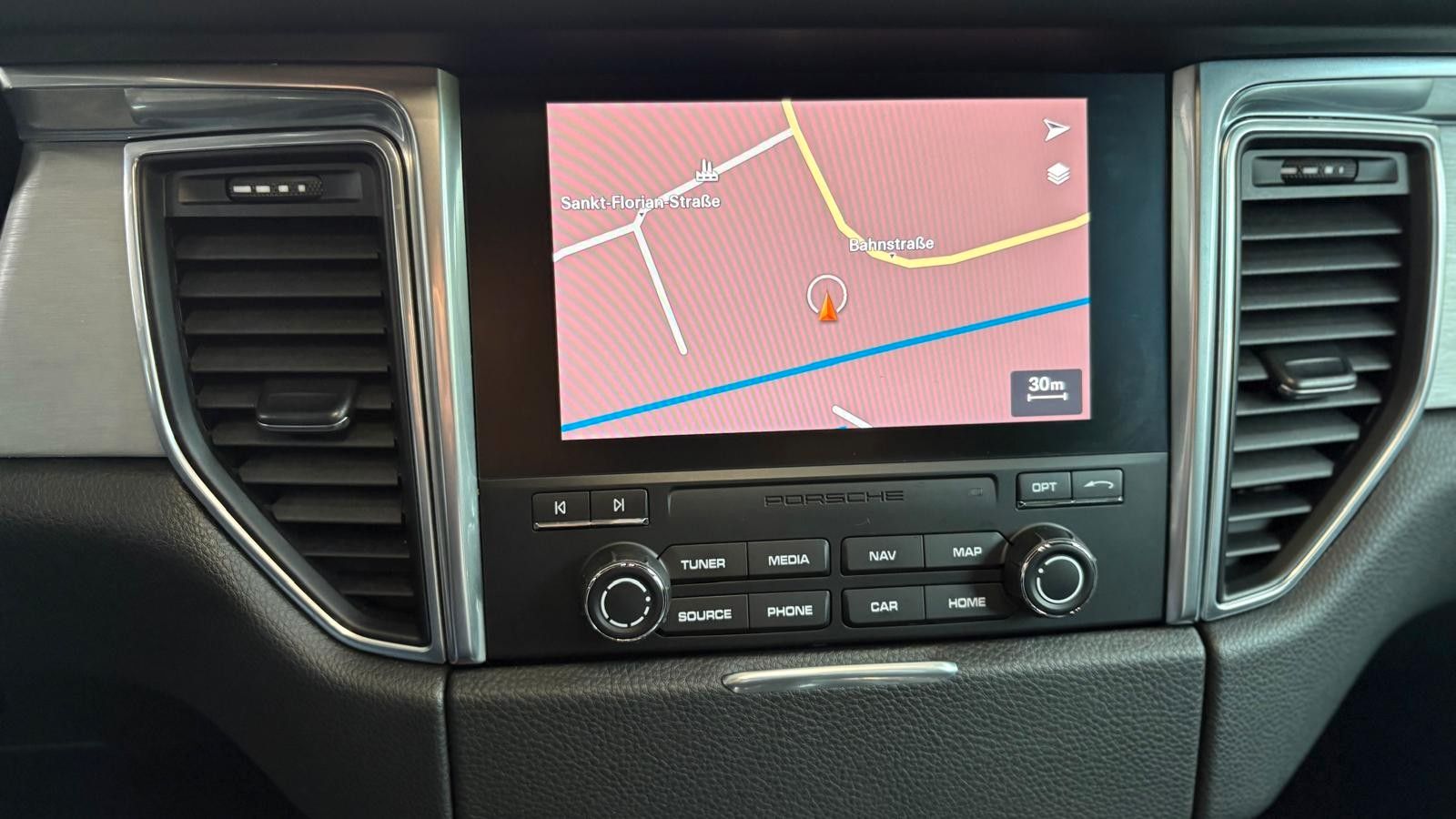 Fahrzeugabbildung Porsche Macan S Diesel/Panodach/21 Zoll Turbo/