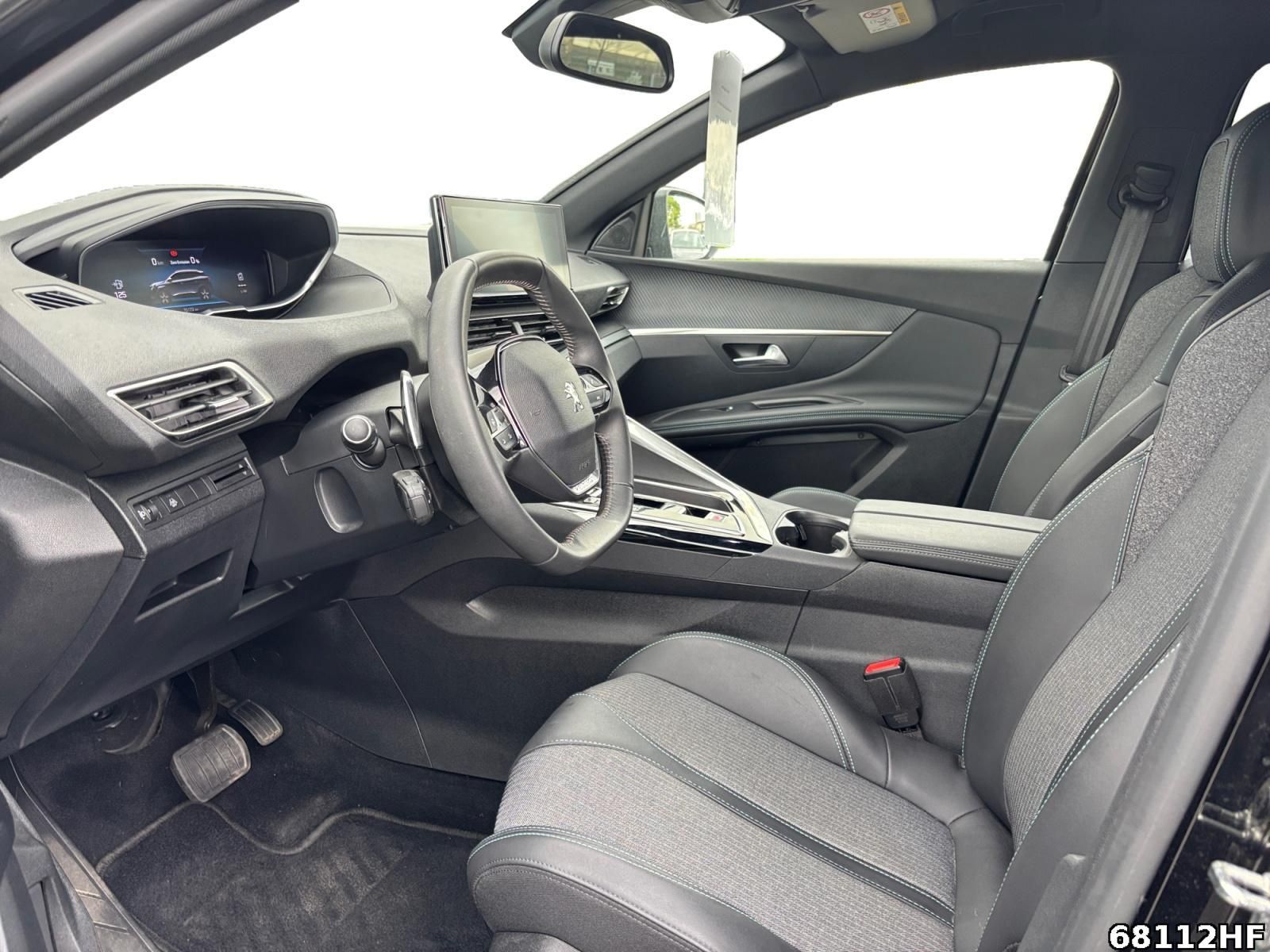 Fahrzeugabbildung Peugeot 3008 Allure Mildhybrid+8FACHBEREIFT+CARPLAY+DAB