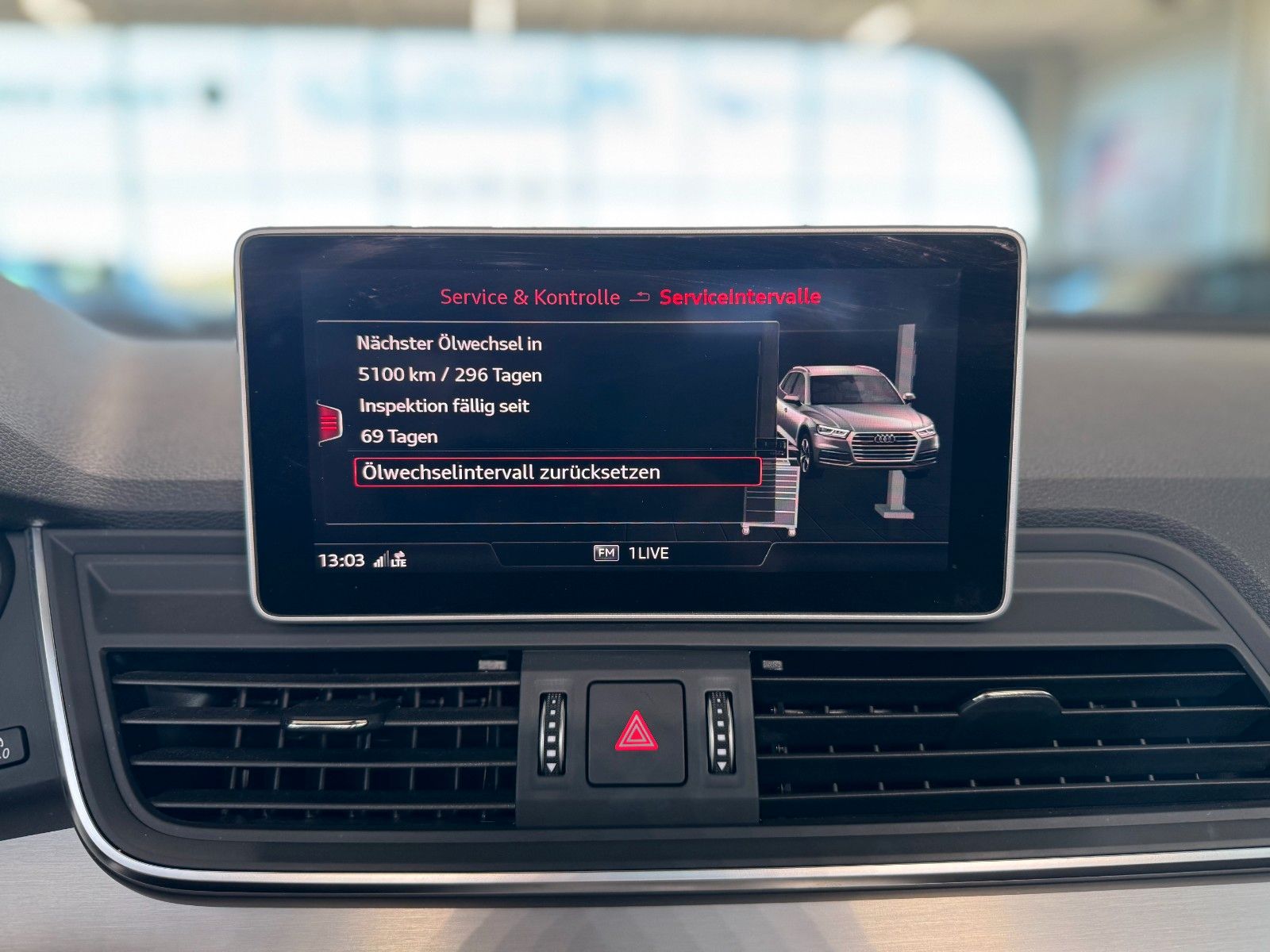 Fahrzeugabbildung Audi SQ5 3.0TDI quattro "Magnetic-Ride 3-Zonen-Klima"