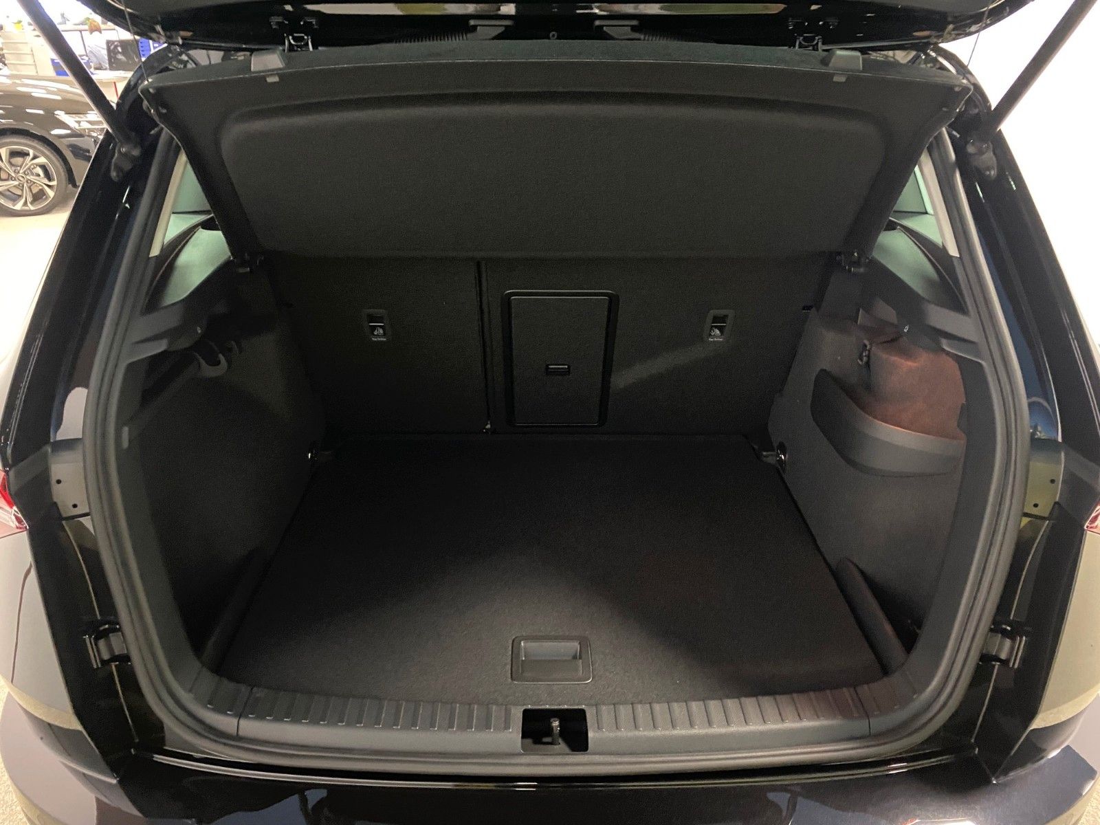 Fahrzeugabbildung SKODA Karoq 1.5 TSI DSG Selection+ACC+2030 Garantie+BC