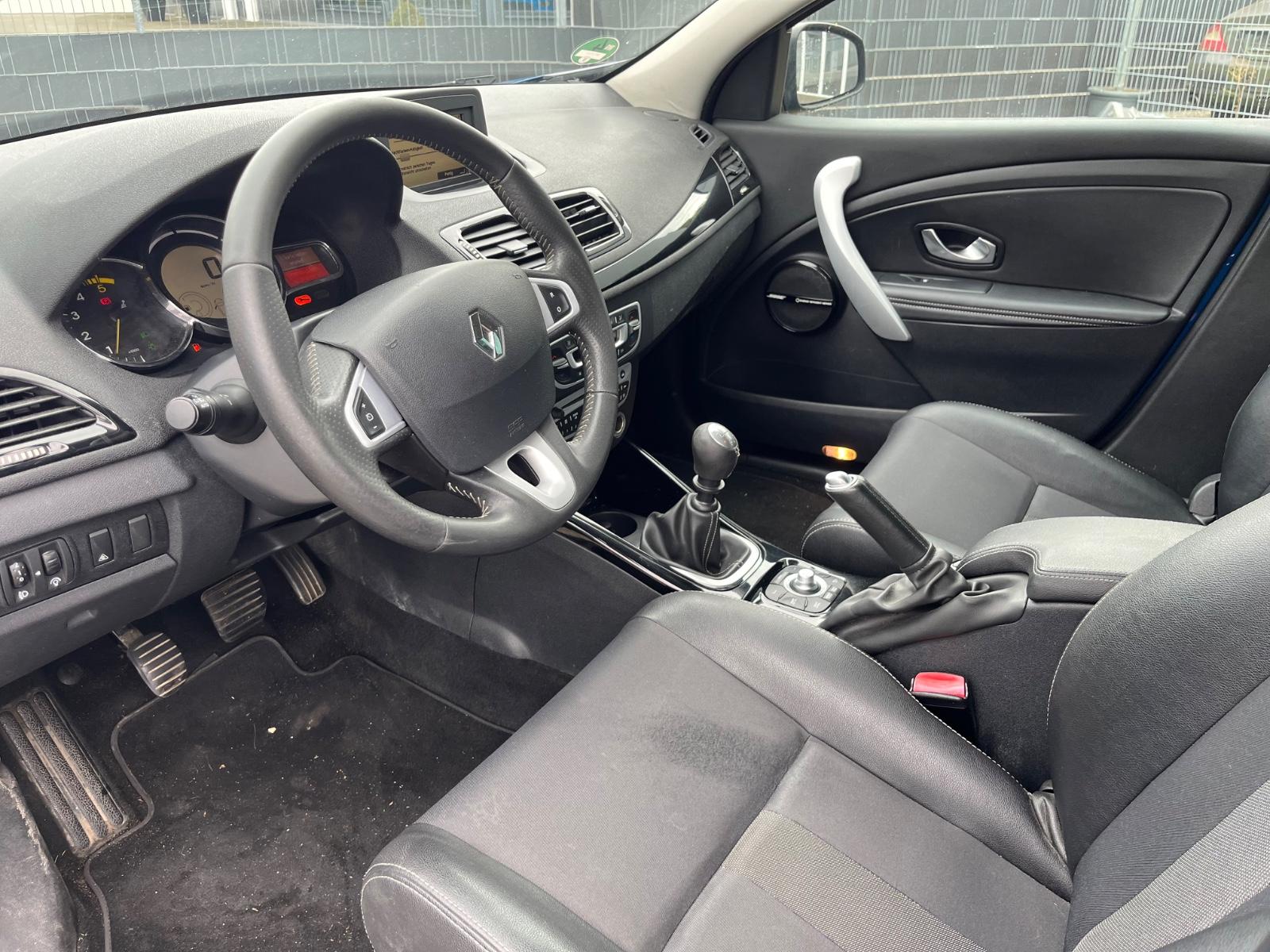 Renault Megane 2011 — photo 9