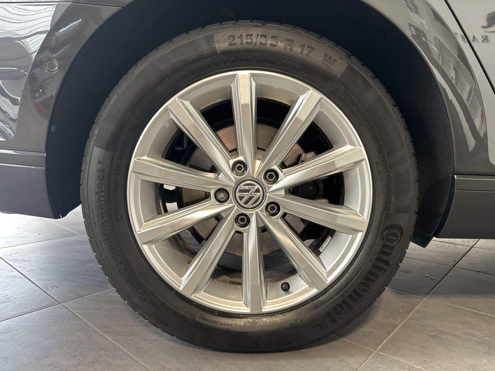 Fahrzeugabbildung Volkswagen Passat Variant 2.0 TSI DSG Business NAV+LED+ACC