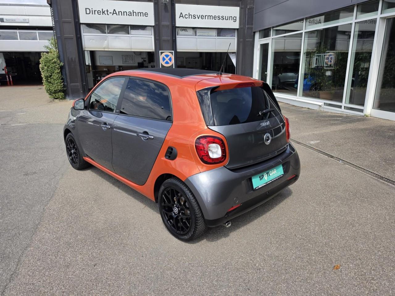 Smart forfour edition #1 AT+NAV+RFK+PANP+SHZ+JBL+ACC