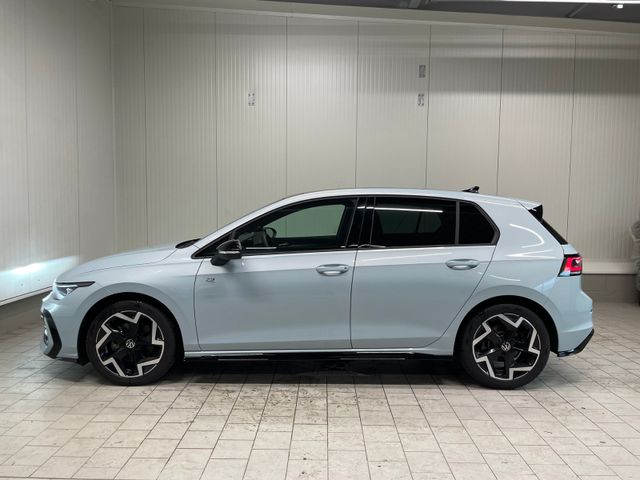 Golf VIII R-Line 2.0 TDI DSG IQ.LIGHT PANO NAVI