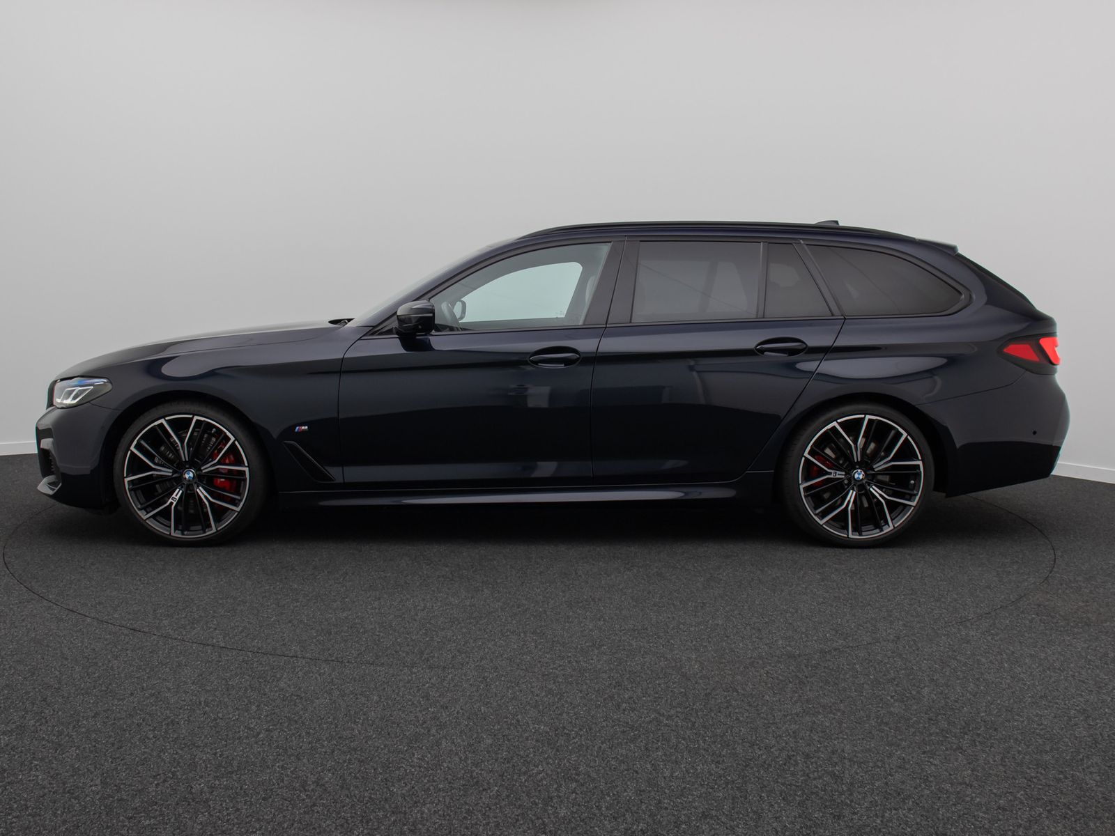 Fahrzeugabbildung BMW 540d xD M Sport 360° HUD DAB H/K Panorama 20Zoll