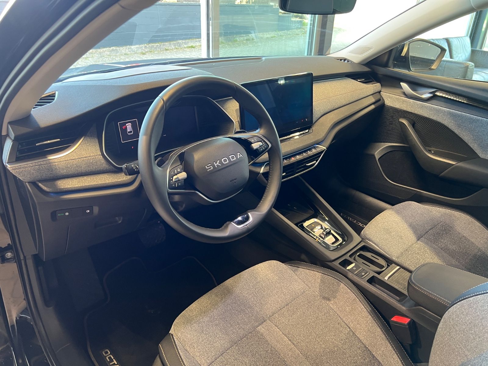Skoda Octavia Combi 2.0TDI*AHK*LED*NAVI*LANEASSIST foto 13