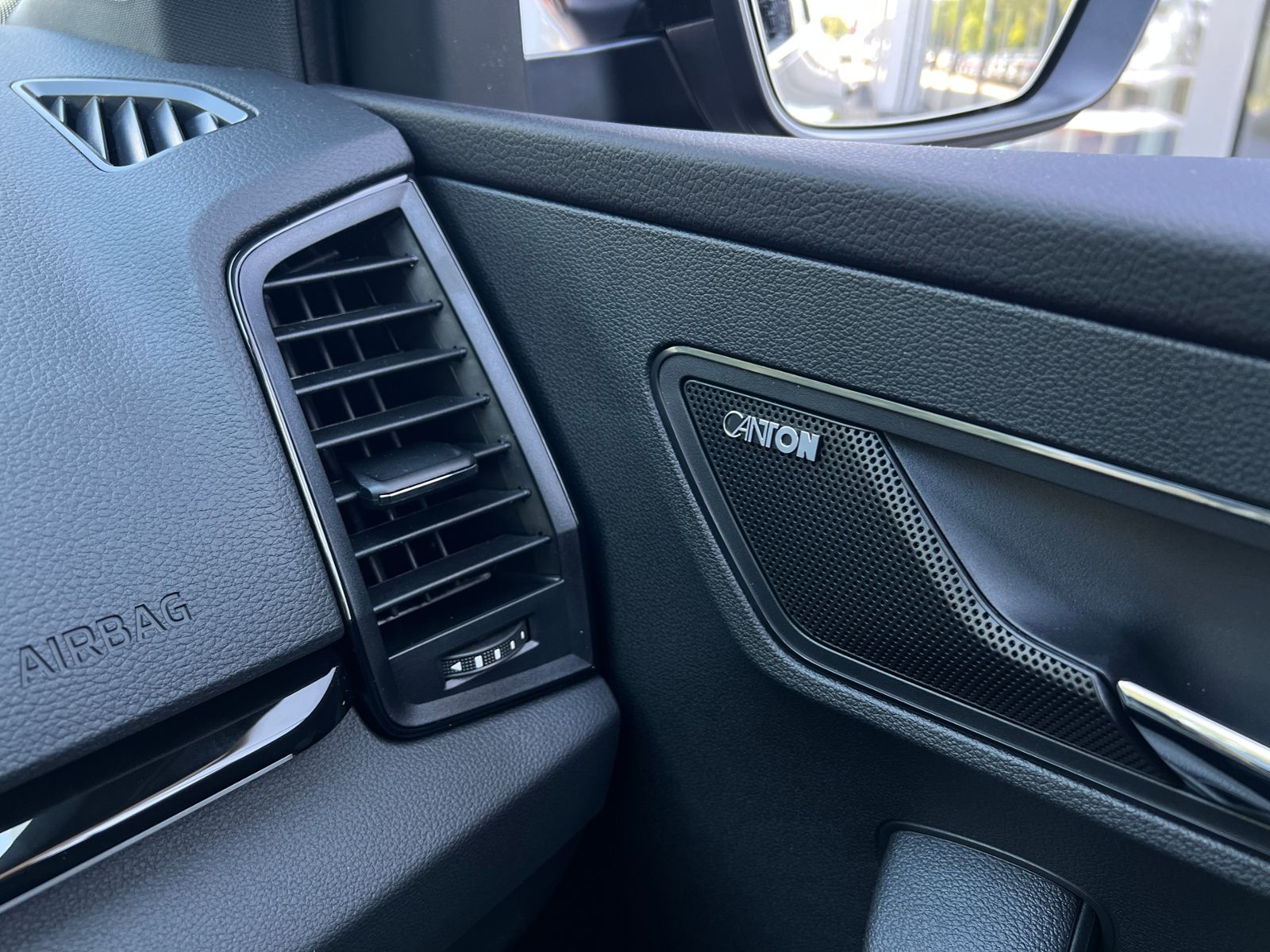 Fahrzeugabbildung SKODA Karoq Sportline 2.0 TSI 4x4 DSG *CANTON, AHK, 19